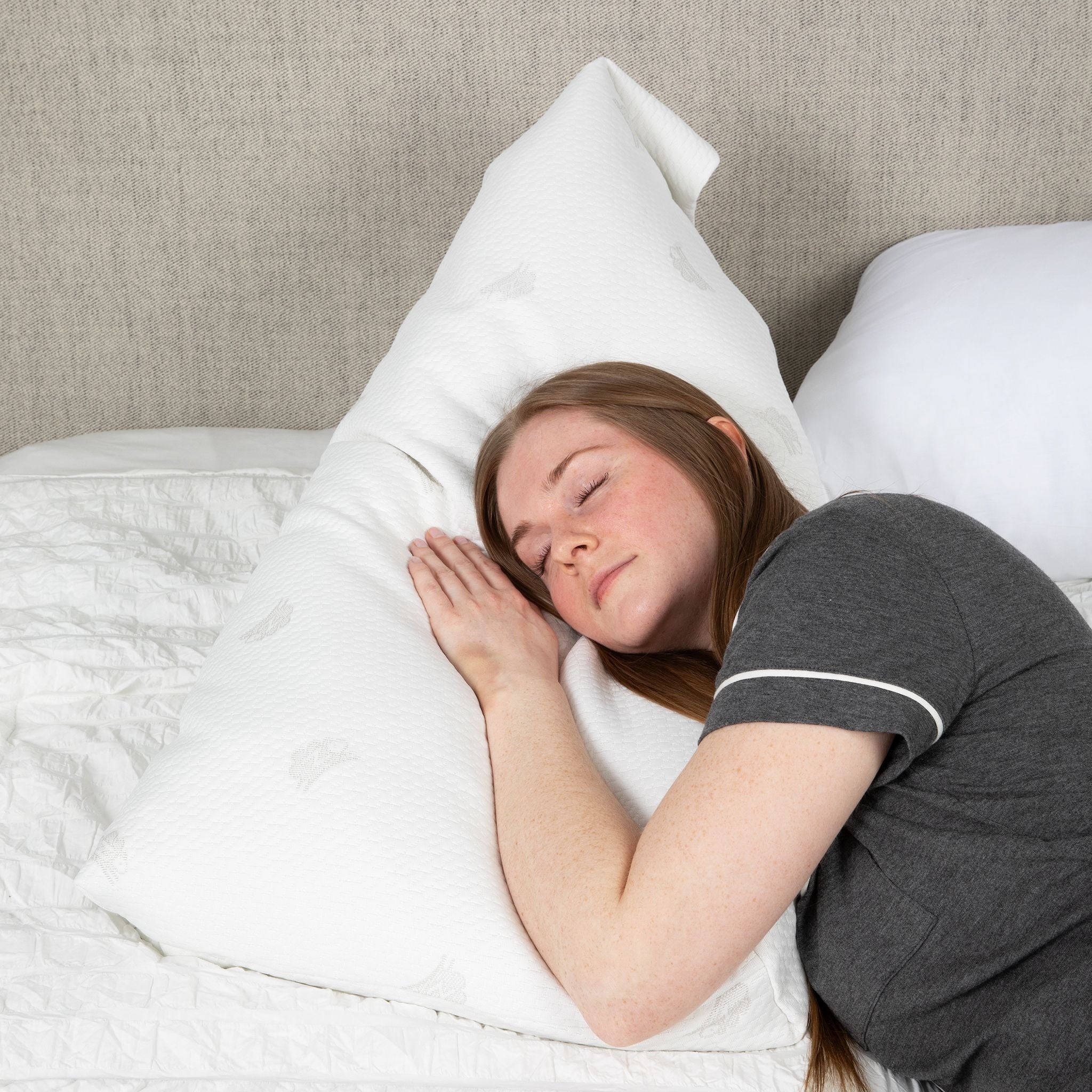 The Standard/Queen Pillow by Zees Sleep